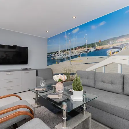 Sea With Parking By Renters *
